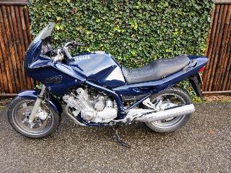 Vaurioauto  motor cycles Yamaha XJ 900 S DIVERSION 2004/6