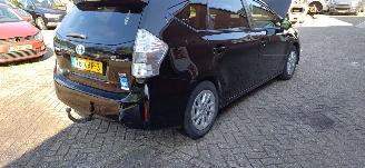 Auto incidentate Toyota Prius Plus 1.8 hybrid  7 persoons  navi 2012/8
