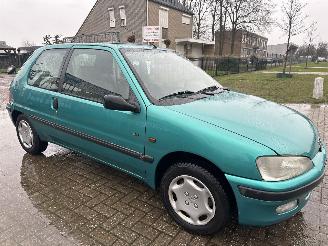Coche siniestrado Peugeot 106 XR 1.1 NIEUWSTAAT!!!! VASTE PRIJS! 1350 EURO 1996/1