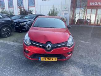 damaged scooters Renault Clio Clio IV (5R), Hatchback 5-drs, 2012 0.9 Energy TCE 90 12V 2017/6