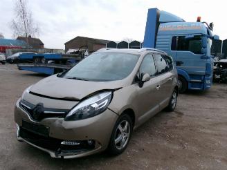 damaged campers Renault Grand-scenic 1.2 R-Movie 7 Seats 2015/4