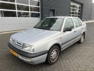 Voiture accidenté Volkswagen Vento CL 55 KW AUT E2 1994/3