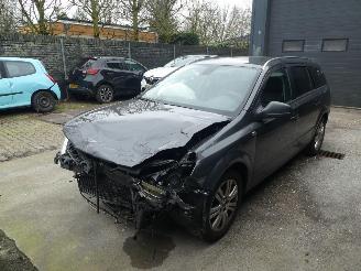 damaged commercial vehicles Opel Astra 1.6 Cosmo 2010/9