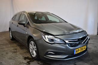 krockskadad bil auto Opel Astra SPORTS TOURER 1.6 CDTI 2018/1