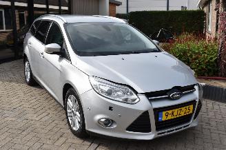 damaged commercial vehicles Ford Focus 1.6 TDCI ECO. L. Ti. 2013/5