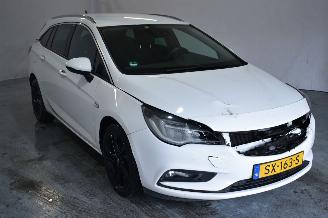 dañado vehículos comerciales Opel Astra SPORTS TOURER+ 2018/6