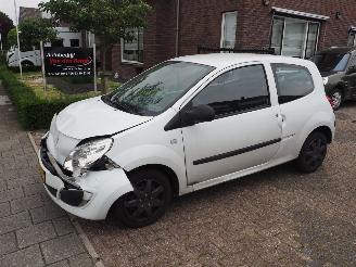damaged motor cycles Renault Twingo 1.2 Acces 2010/3