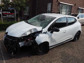 Schade motor Renault Clio 1.0 TCe 90 Equilibre 2022/10