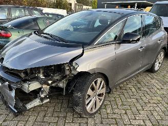 damaged commercial vehicles Renault Scenic 1.3 TCE Limited  ( 28513 Km ) 2019/11