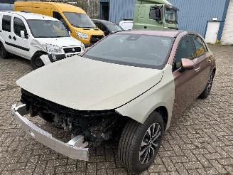 damaged commercial vehicles Mercedes A-klasse 180  Automaat   ( 11201 KM ) 2022/6