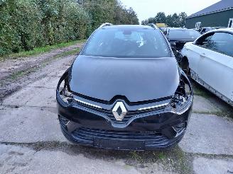 škoda dodávky Renault Clio  2018/11