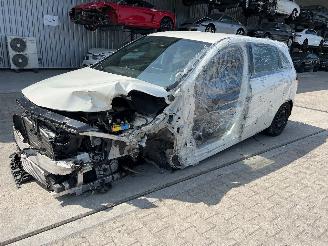 dañado vehículos comerciales Mercedes B-klasse B200 Sports Tourer 2017/10