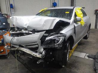 uszkodzony samochody osobowe Mercedes A-klasse A (W176) Hatchback 1.6 A-180 16V (M270.910) [90kW]  (09-2012/05-2018) 2013