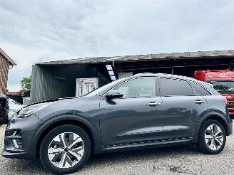 damaged commercial vehicles Kia e-Niro Electric 64kWh aut + f1 204pk Exe.Line - nap - nav - camera - leer - stoelverw v+a + stuurverw + stoelkoeling - line + front + Side assist 2020/12