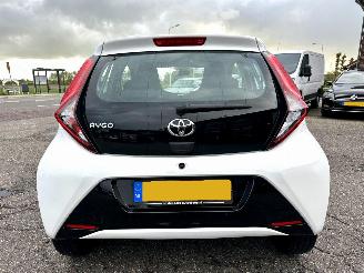 Toyota Aygo 1.0 VVT-i 72pk X-Play 5drs - 31dkm nap - camera - airco - cruise - aux - usb - bleutooth - stuurbediening picture 64