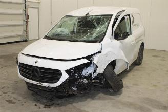 damaged passenger cars Mercedes Citan  2023/8