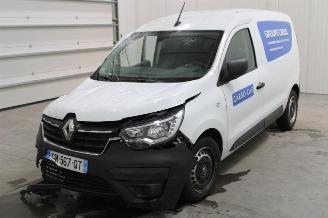 damaged commercial vehicles Renault Express  2023/3