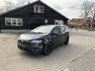 skadebil auto Dacia Sandero TCE EDITION NAVI CLIMA KEYLESS PDC B.J 2022 2022/1