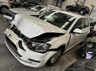 skadebil auto Volkswagen Golf  2014/6