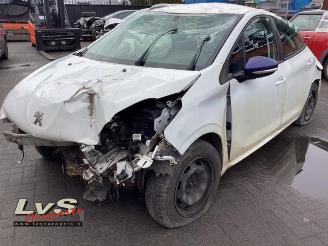 damaged passenger cars Peugeot 208 208 I (CA/CC/CK/CL), Hatchback, 2012 / 2019 1.2 Vti 12V PureTech 2017/9
