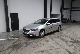 damaged passenger cars Opel Insignia SPORTS TOURER 2019/3
